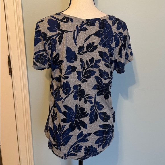 Ann Taylor LOFT T-Shirt - Picture 3 of 4